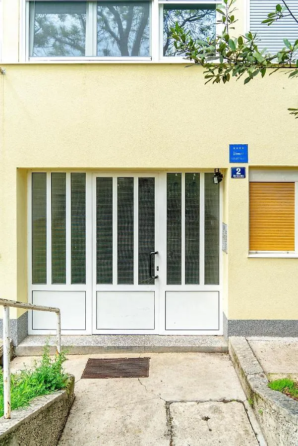 No.15 Apartment Split
